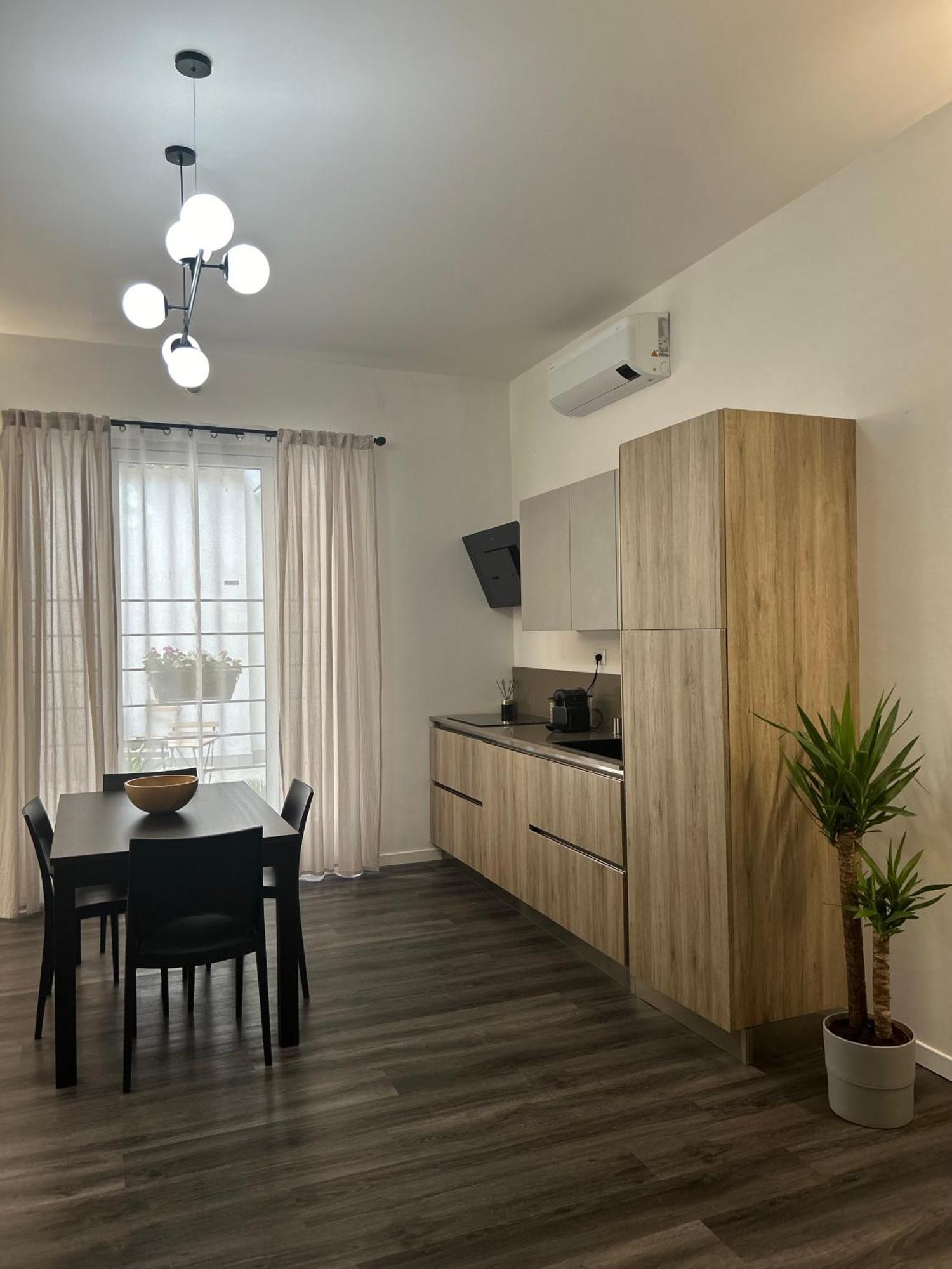Tezone Seven Apartments Верона Екстериор снимка