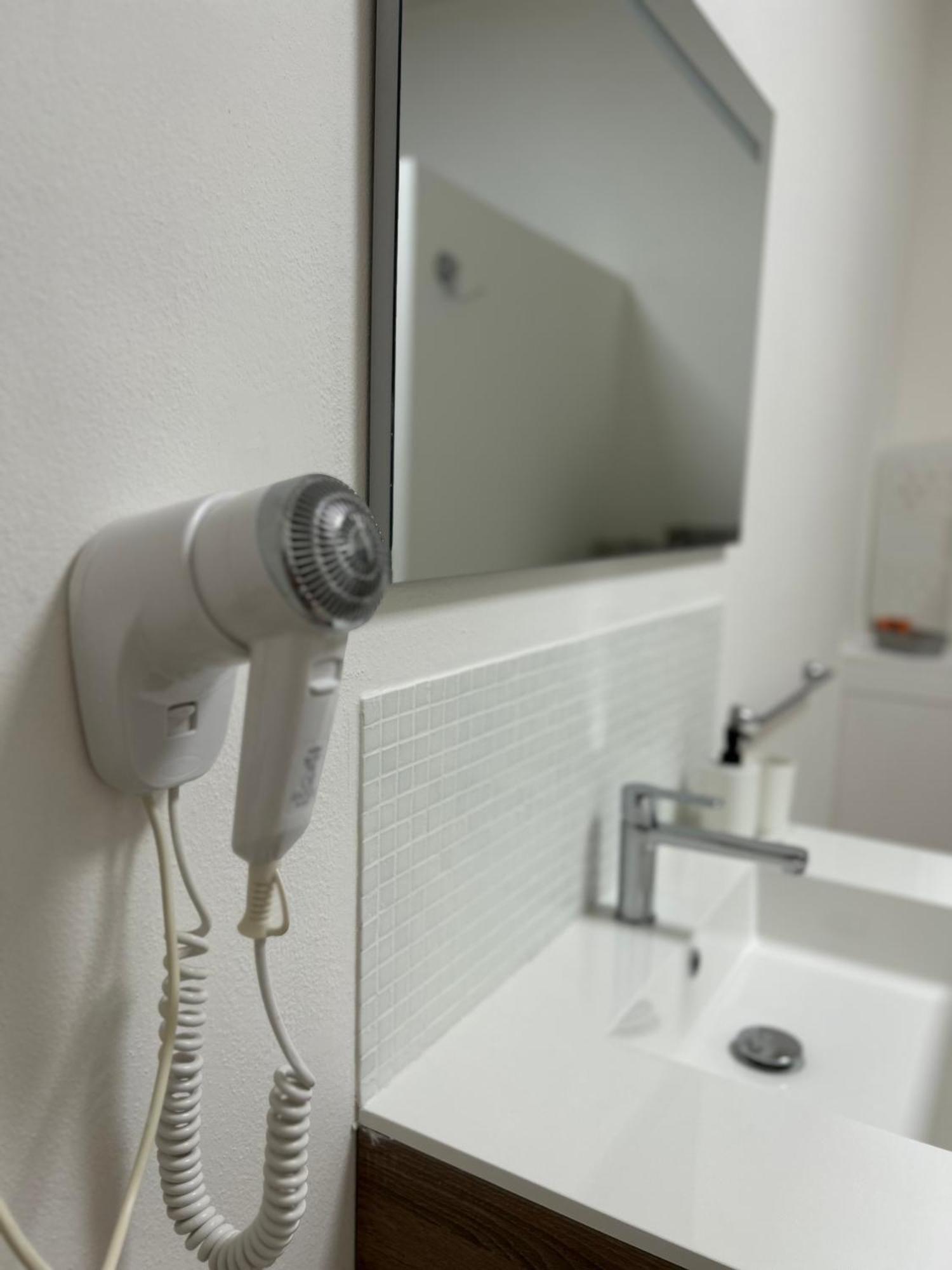 Tezone Seven Apartments Верона Екстериор снимка