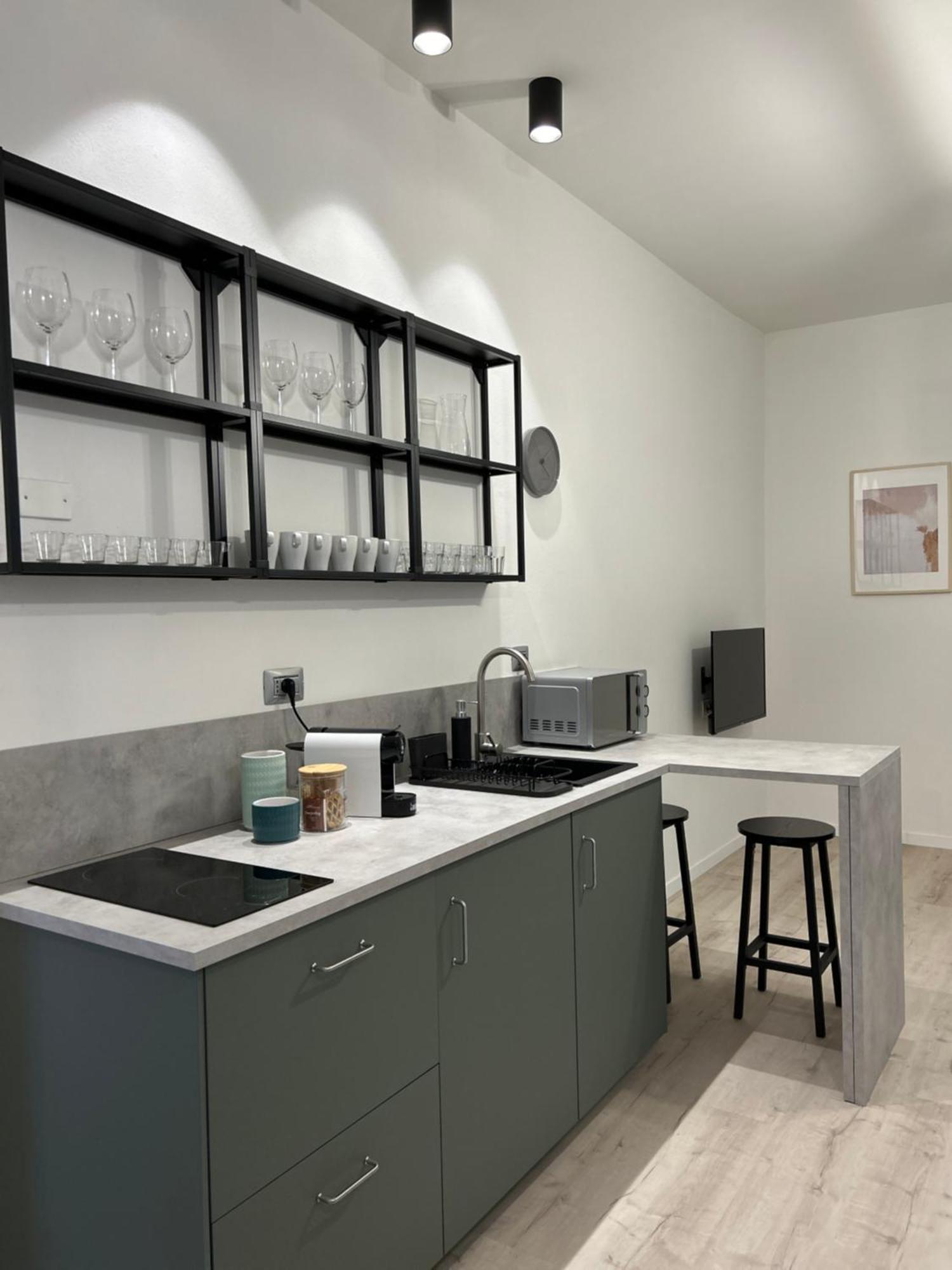 Tezone Seven Apartments Верона Екстериор снимка